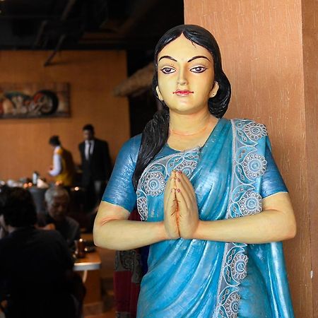 Pal Heights Mantra Hotel Bhubaneswar Buitenkant foto