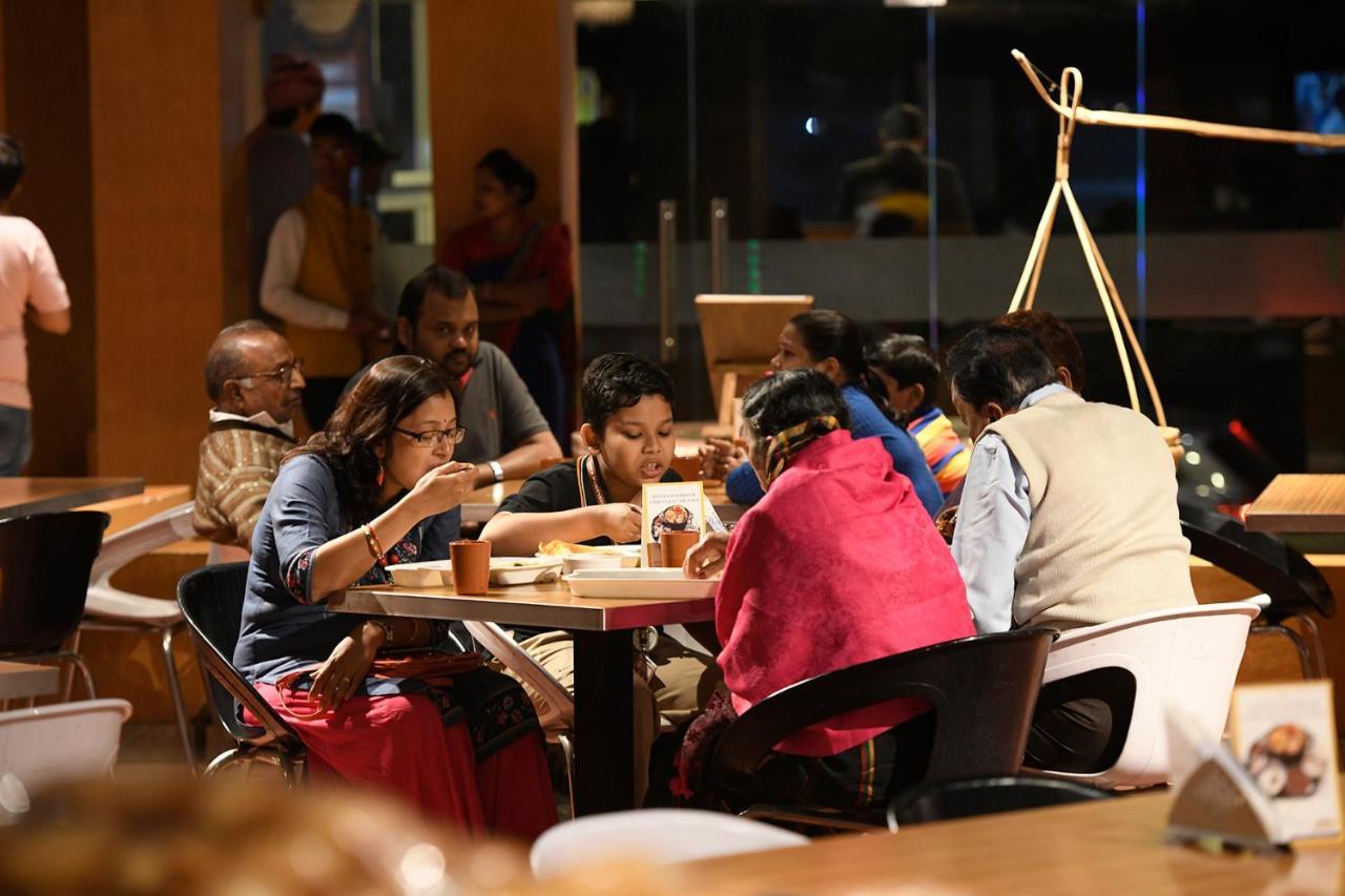 Pal Heights Mantra Hotel Bhubaneswar Buitenkant foto