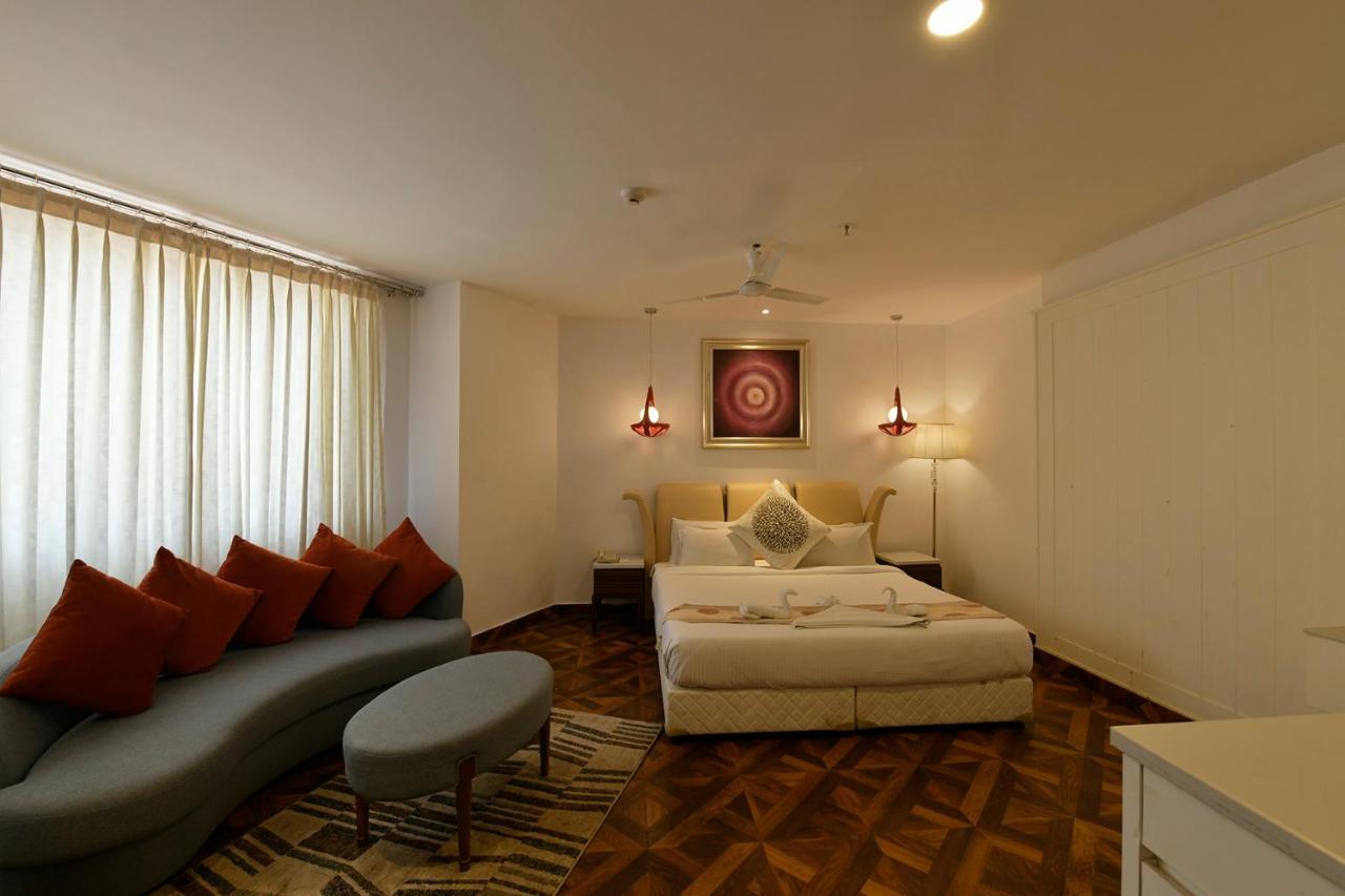 Pal Heights Mantra Hotel Bhubaneswar Buitenkant foto