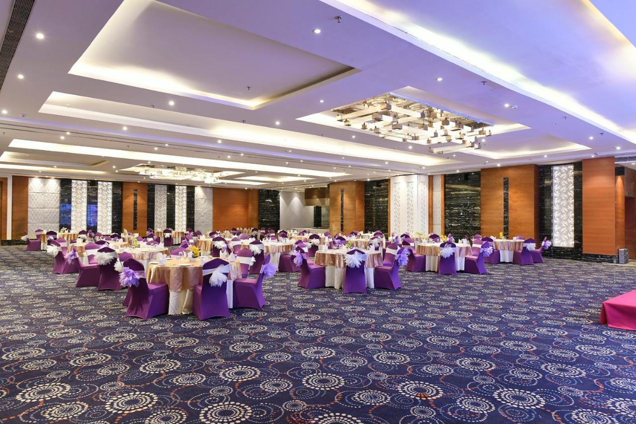 Pal Heights Mantra Hotel Bhubaneswar Buitenkant foto