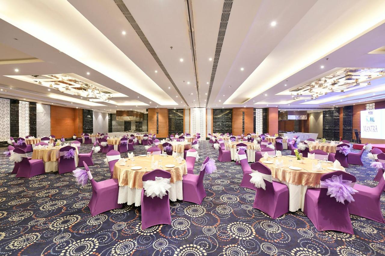 Pal Heights Mantra Hotel Bhubaneswar Buitenkant foto