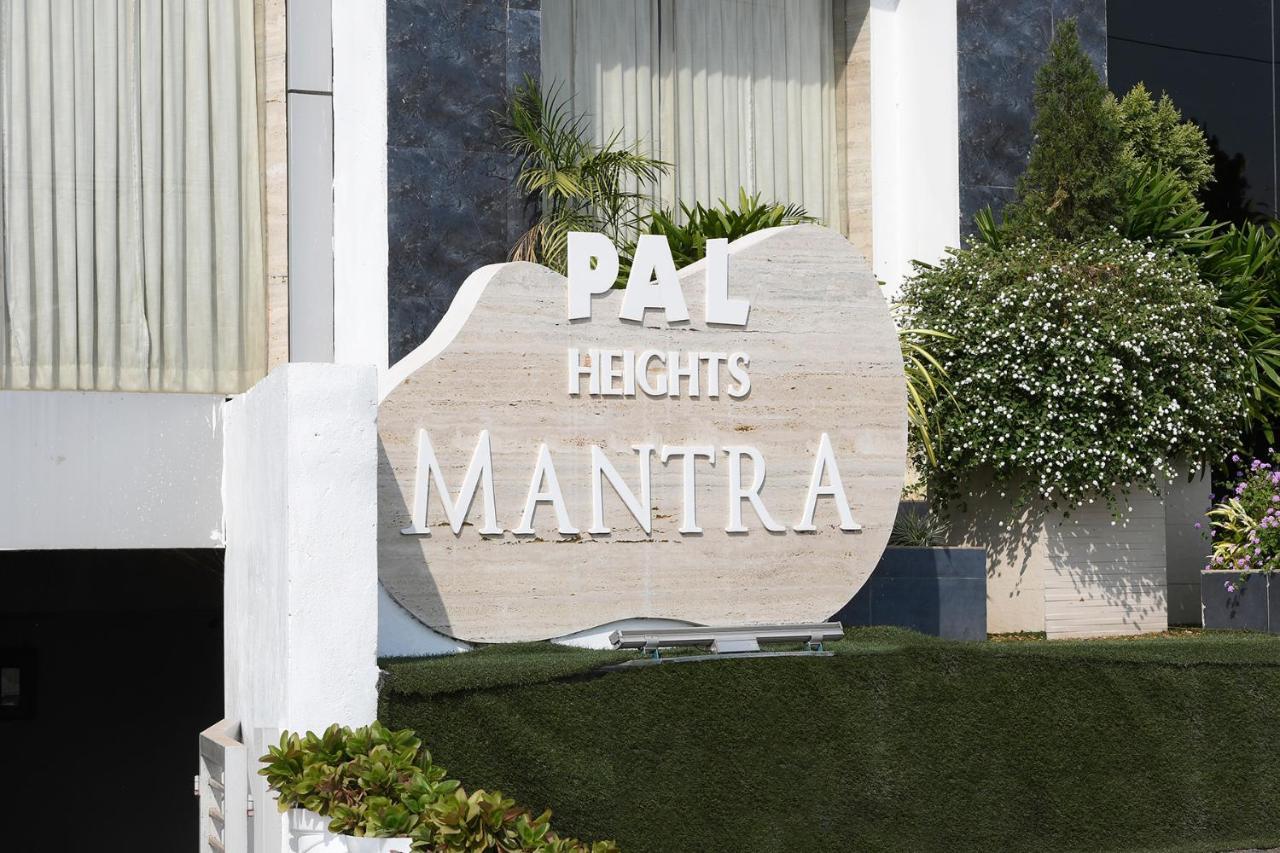 Pal Heights Mantra Hotel Bhubaneswar Buitenkant foto