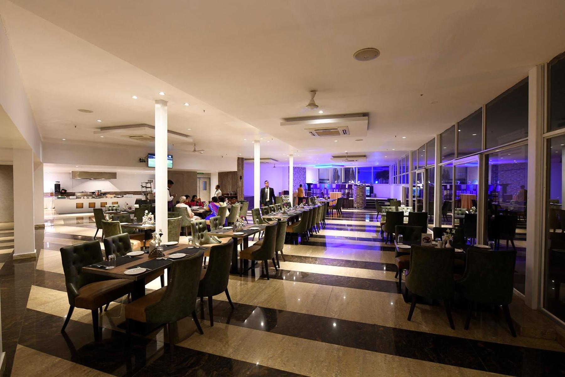Pal Heights Mantra Hotel Bhubaneswar Buitenkant foto