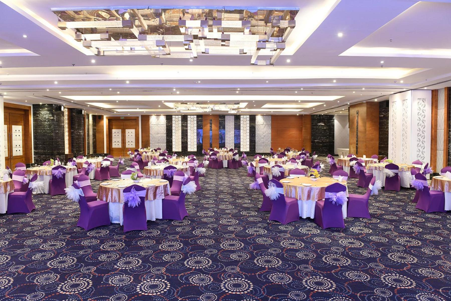 Pal Heights Mantra Hotel Bhubaneswar Buitenkant foto