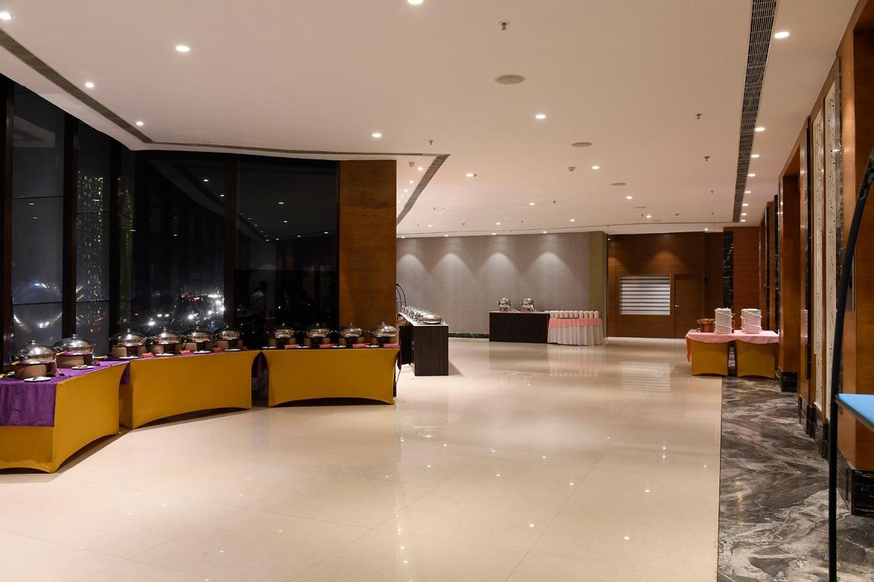 Pal Heights Mantra Hotel Bhubaneswar Buitenkant foto