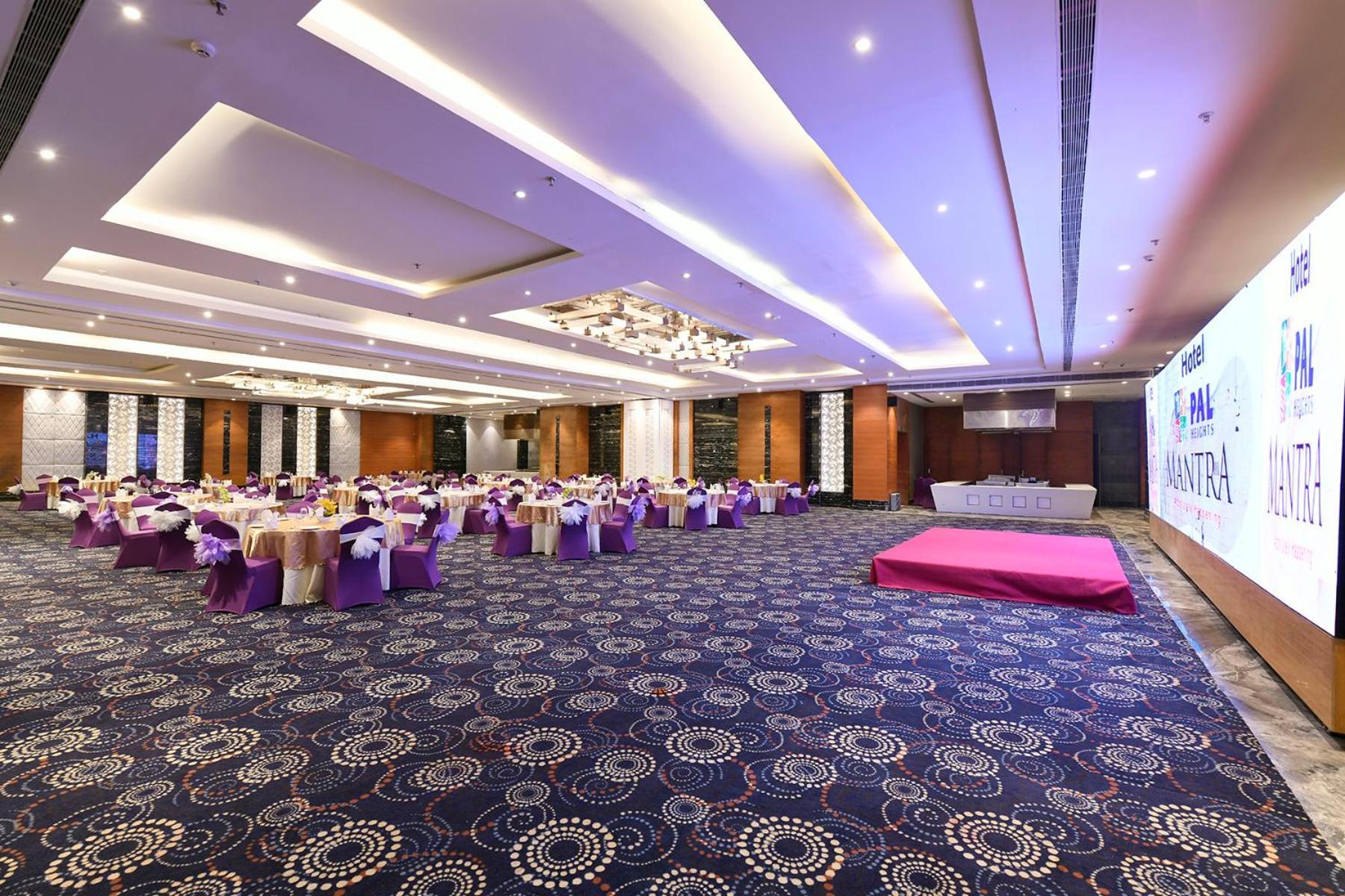 Pal Heights Mantra Hotel Bhubaneswar Buitenkant foto
