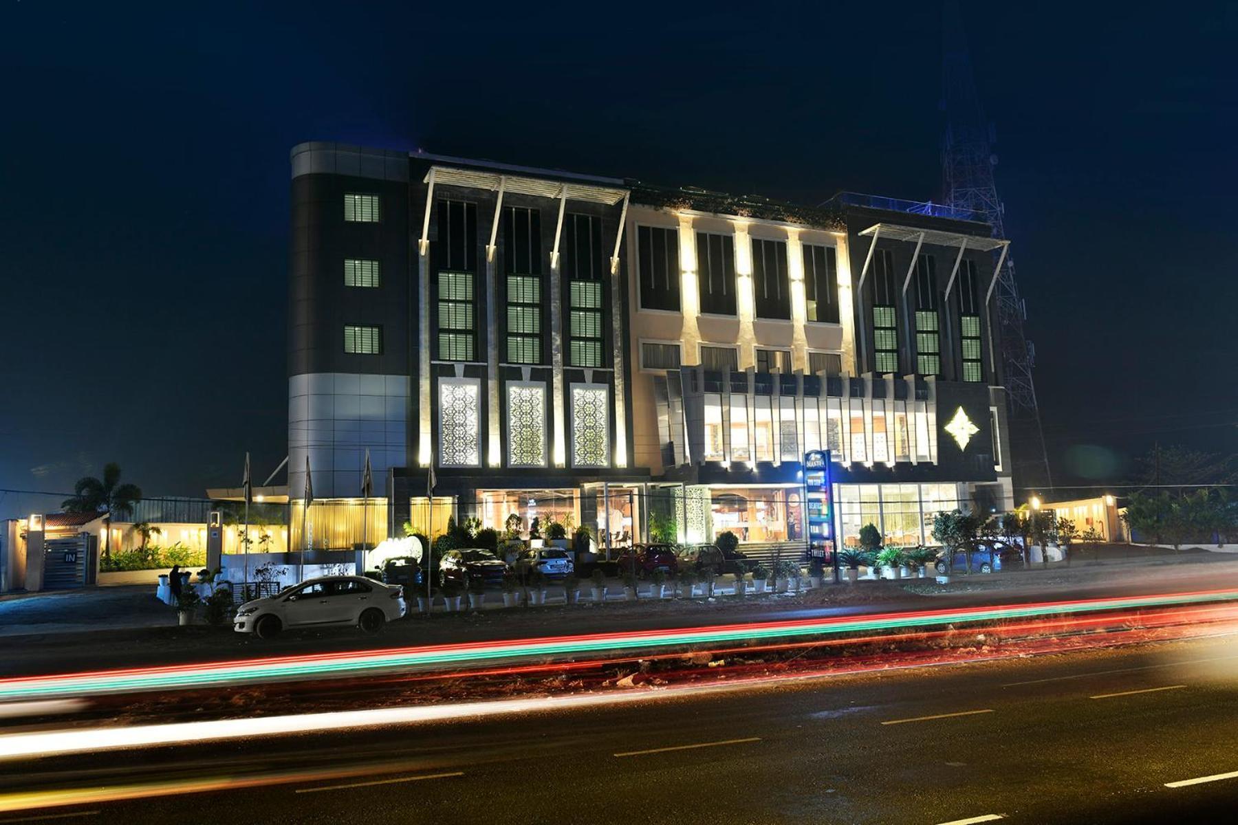 Pal Heights Mantra Hotel Bhubaneswar Buitenkant foto