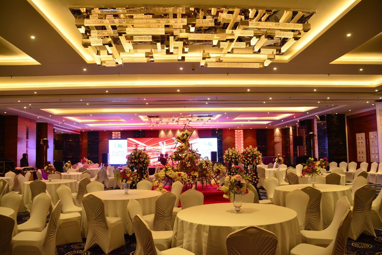 Pal Heights Mantra Hotel Bhubaneswar Buitenkant foto