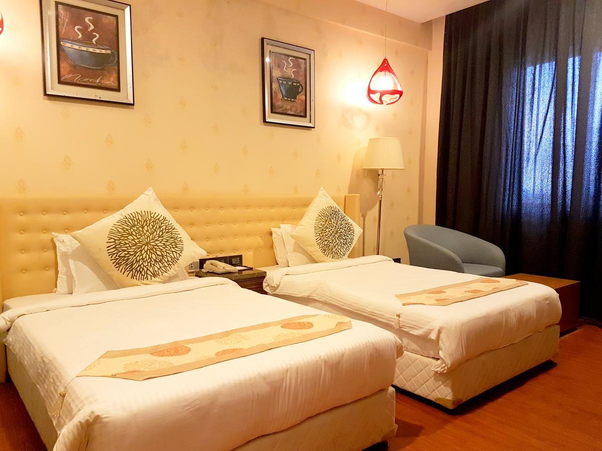 Pal Heights Mantra Hotel Bhubaneswar Buitenkant foto