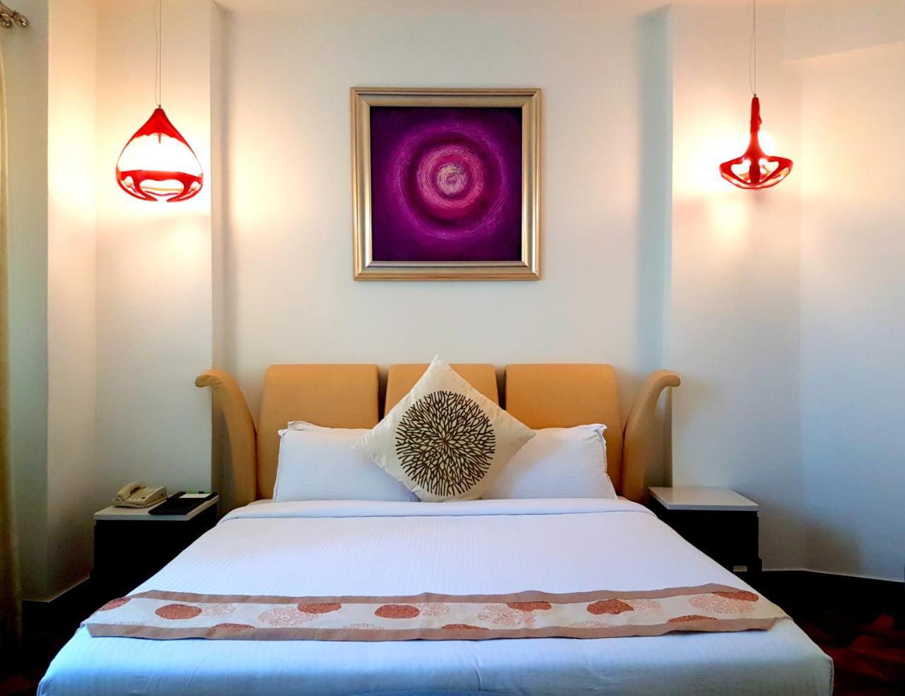 Pal Heights Mantra Hotel Bhubaneswar Buitenkant foto